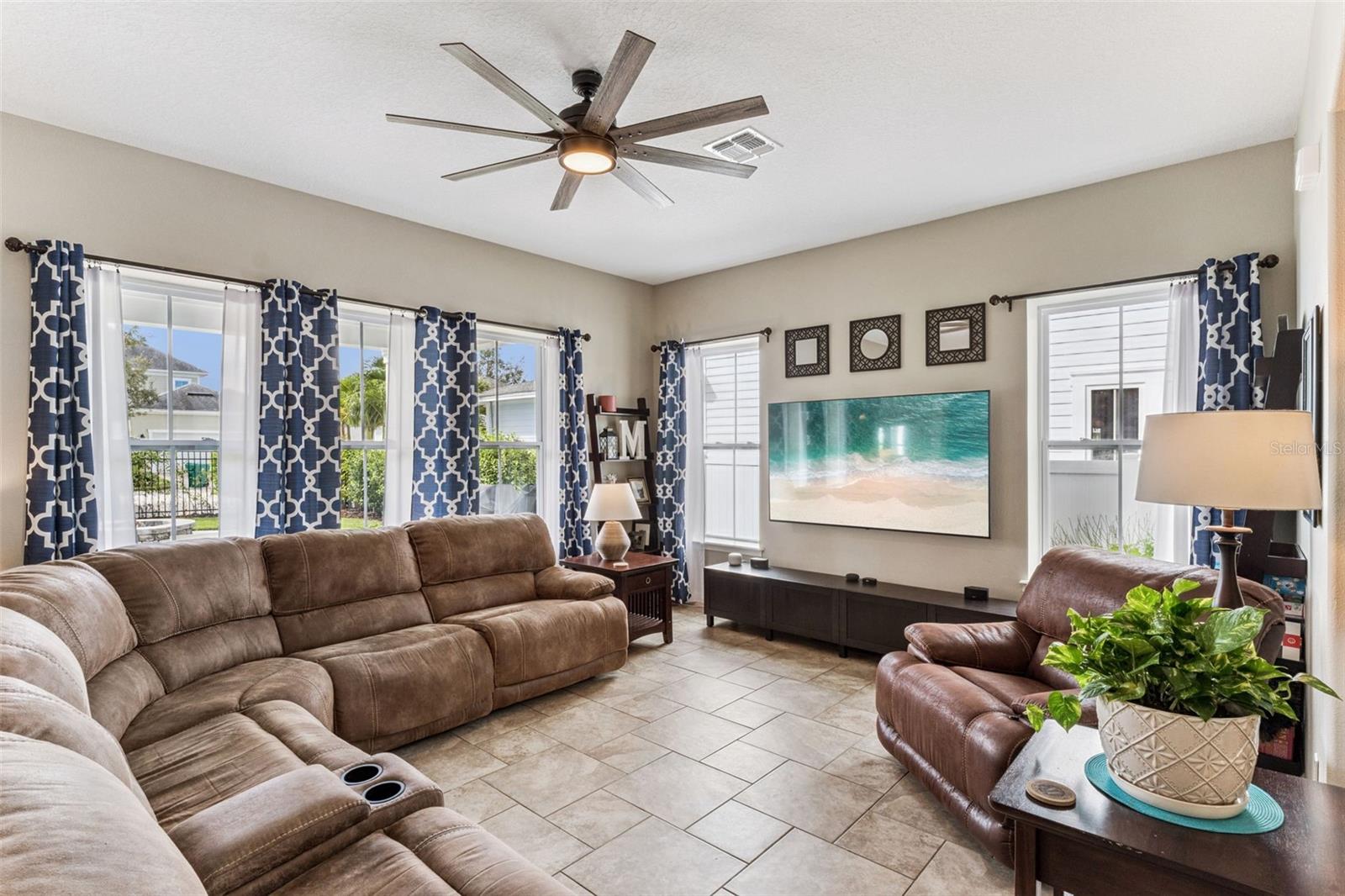 OAKLAND PARK - Residential