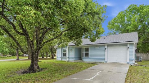 61 FLORIDANA ROAD DEBARY FL 32713