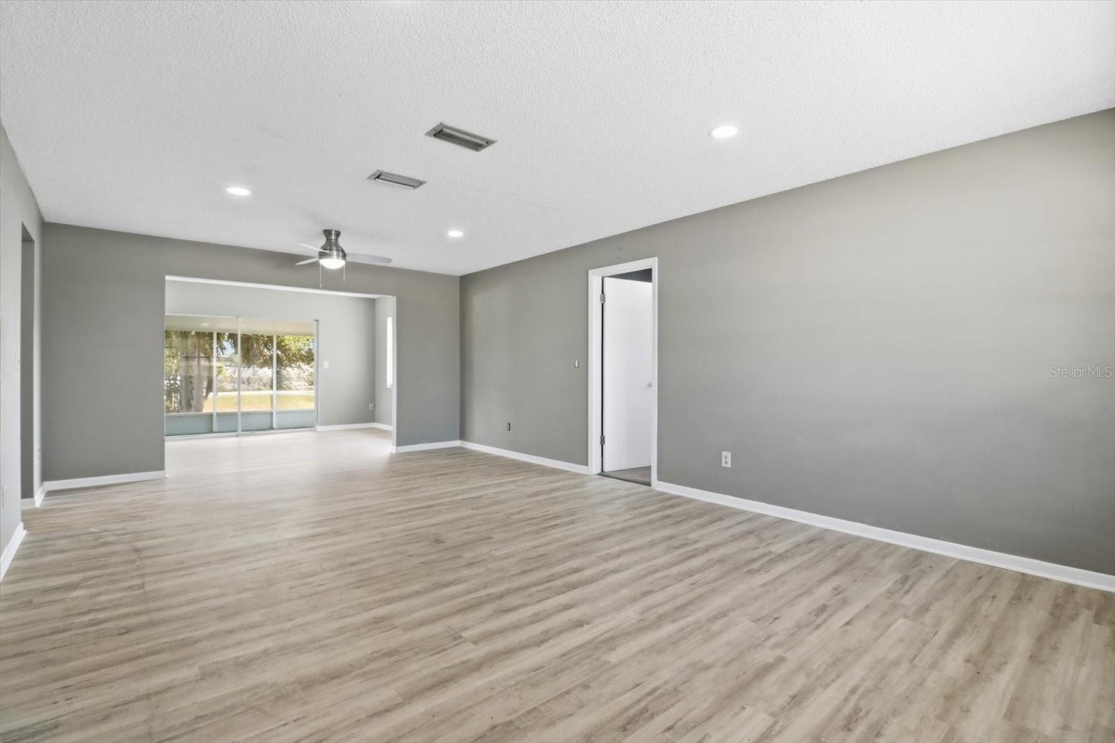 SPRING HILL - Residential