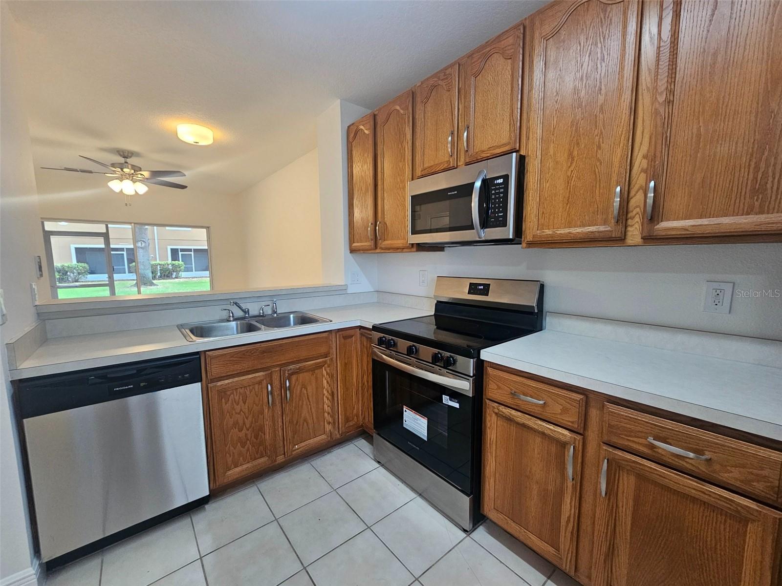 TOWNS LEGACY PARK - Residential Lease