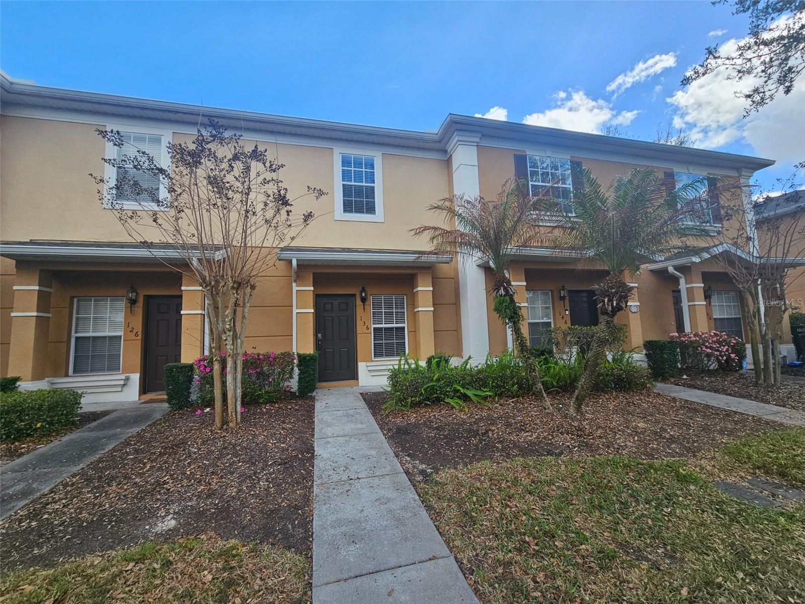 TOWNS LEGACY PARK - Residential Lease