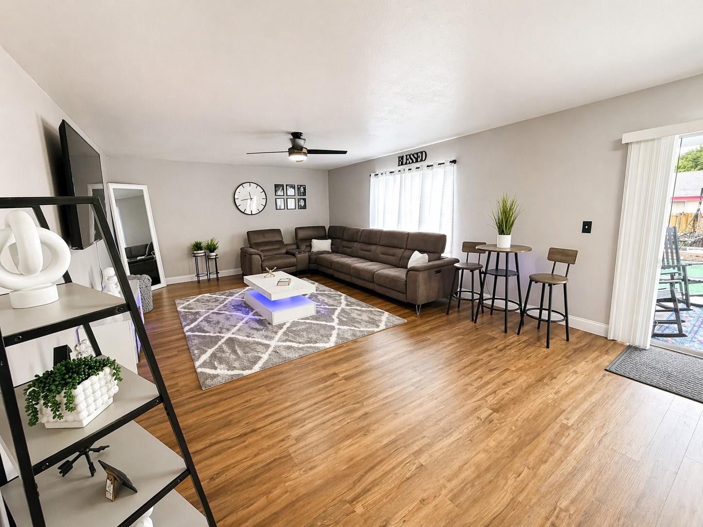 SPRING HILL - Residential