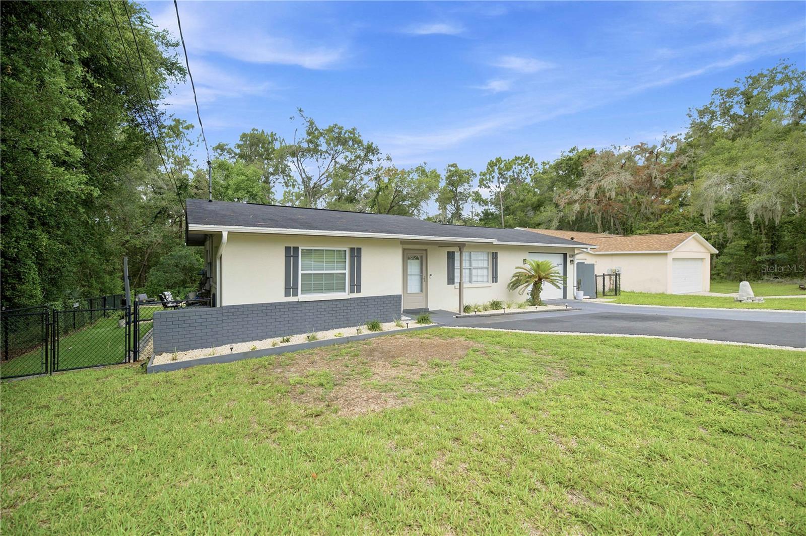221 E INVERNESS BOULEVARD