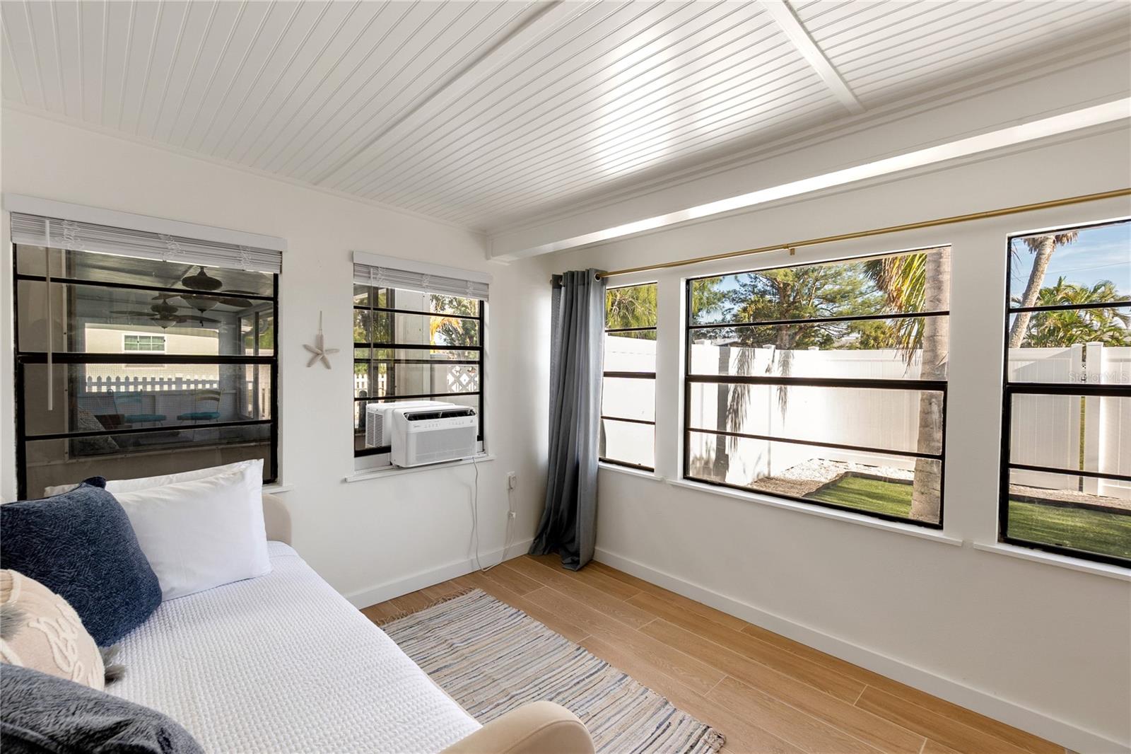 SEASIDE GARDENS - Residential