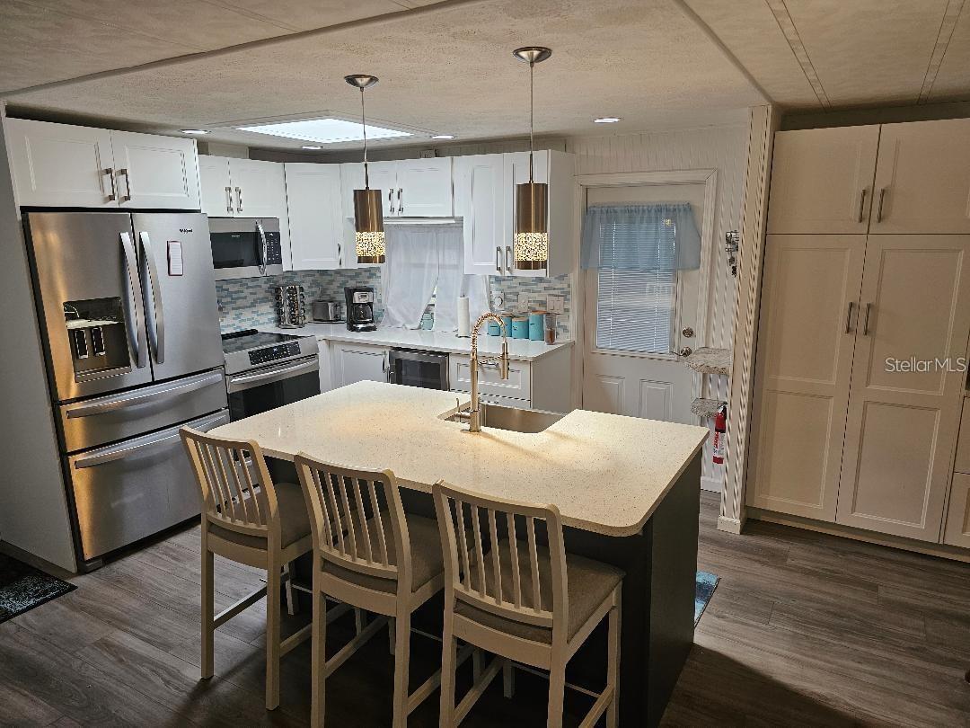 5619 BAYSHORE ROAD 115, PALMETTO, FL, 34221 4 5619 BAYSHORE ROAD 115