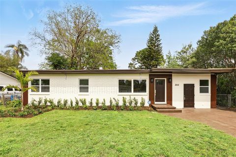 Photo of 2013 Pineway Drive, Orlando, FL 32839 (MLS # S5134393) Photo of 2013 Pineway Drive, Orlando, FL 32839 (MLS # S5134393)