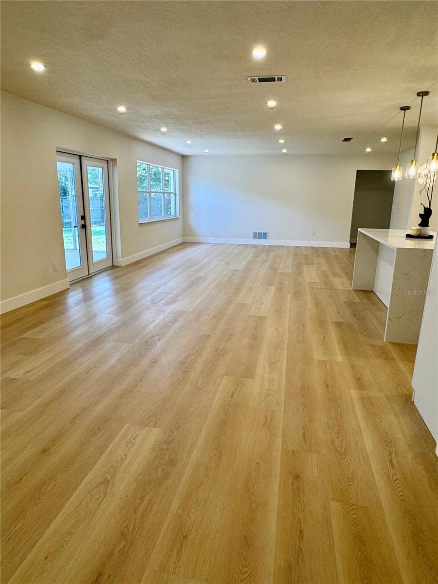 726 FOREST GLEN COURT