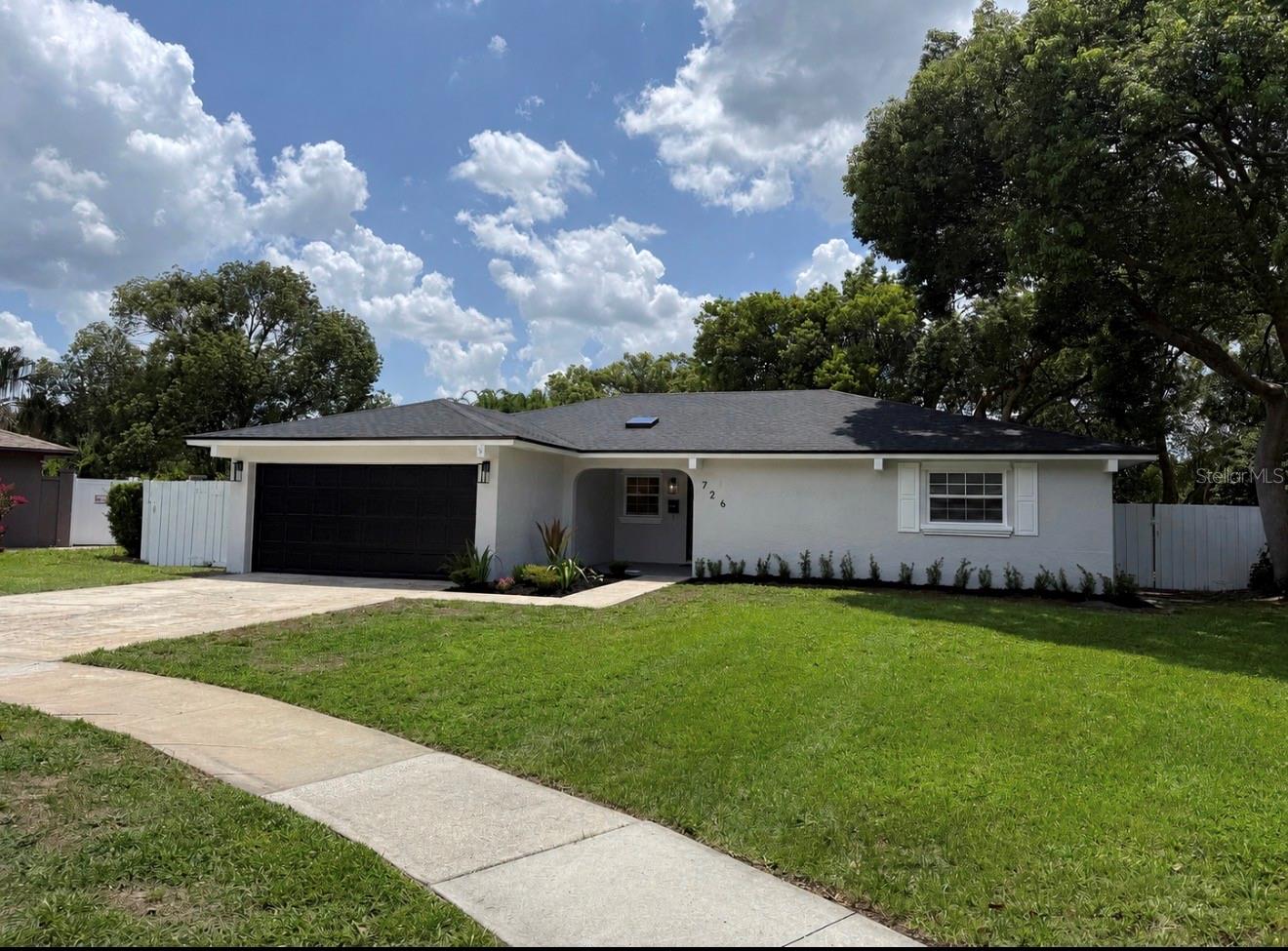 726 FOREST GLEN COURT