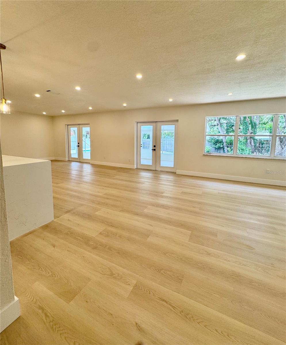 726 FOREST GLEN COURT