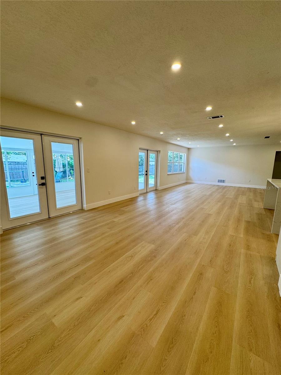726 FOREST GLEN COURT