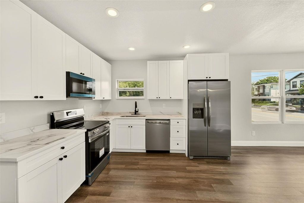 Photo of 206 N Macdill Avenue, Tampa, FL 33609 (MLS # TB8495837)