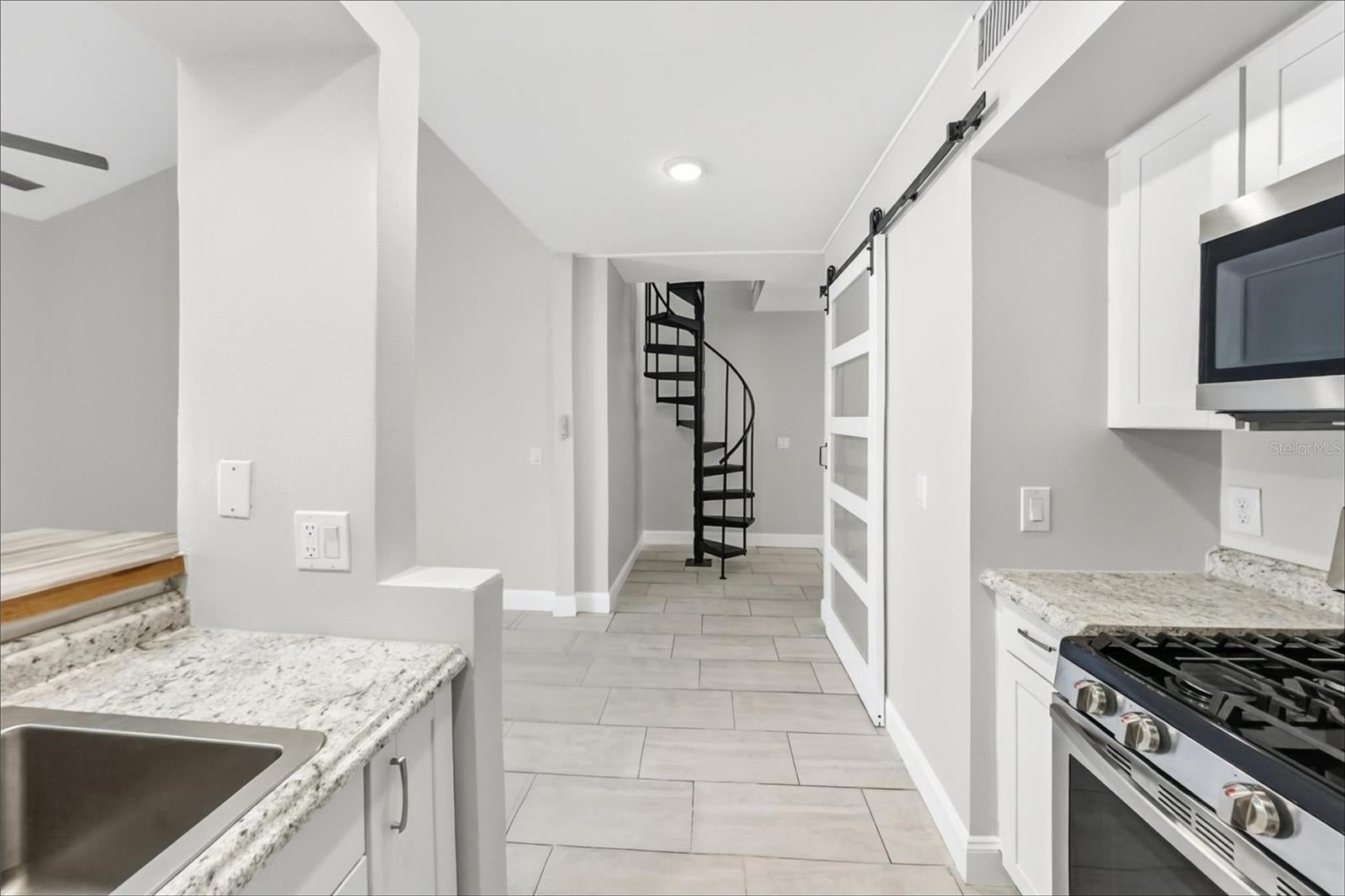 101 N HILL AVENUE 2