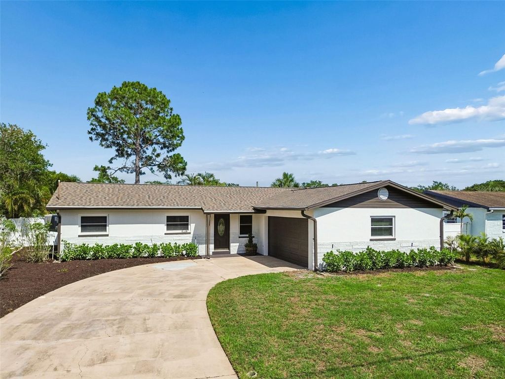 Photo of 6003 Tampa Shores Boulevard, Tampa, FL 33615 (MLS # TB8513341)
