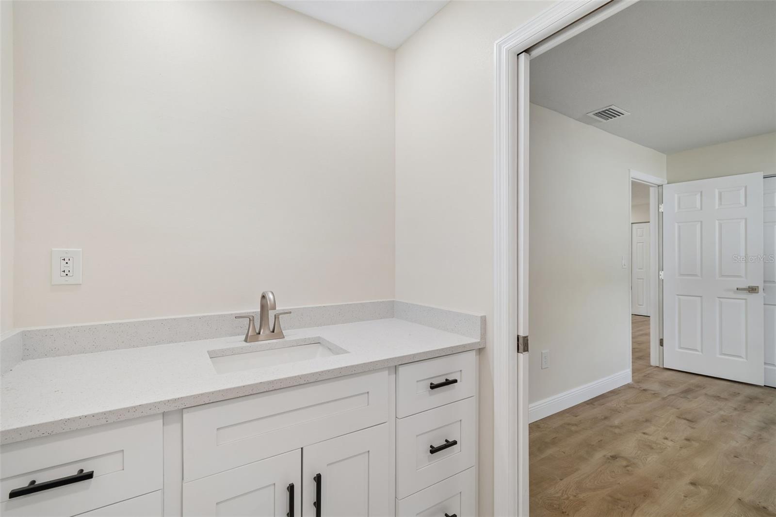 TAMPA SHORES INC 1 UNIT 5 - Residential