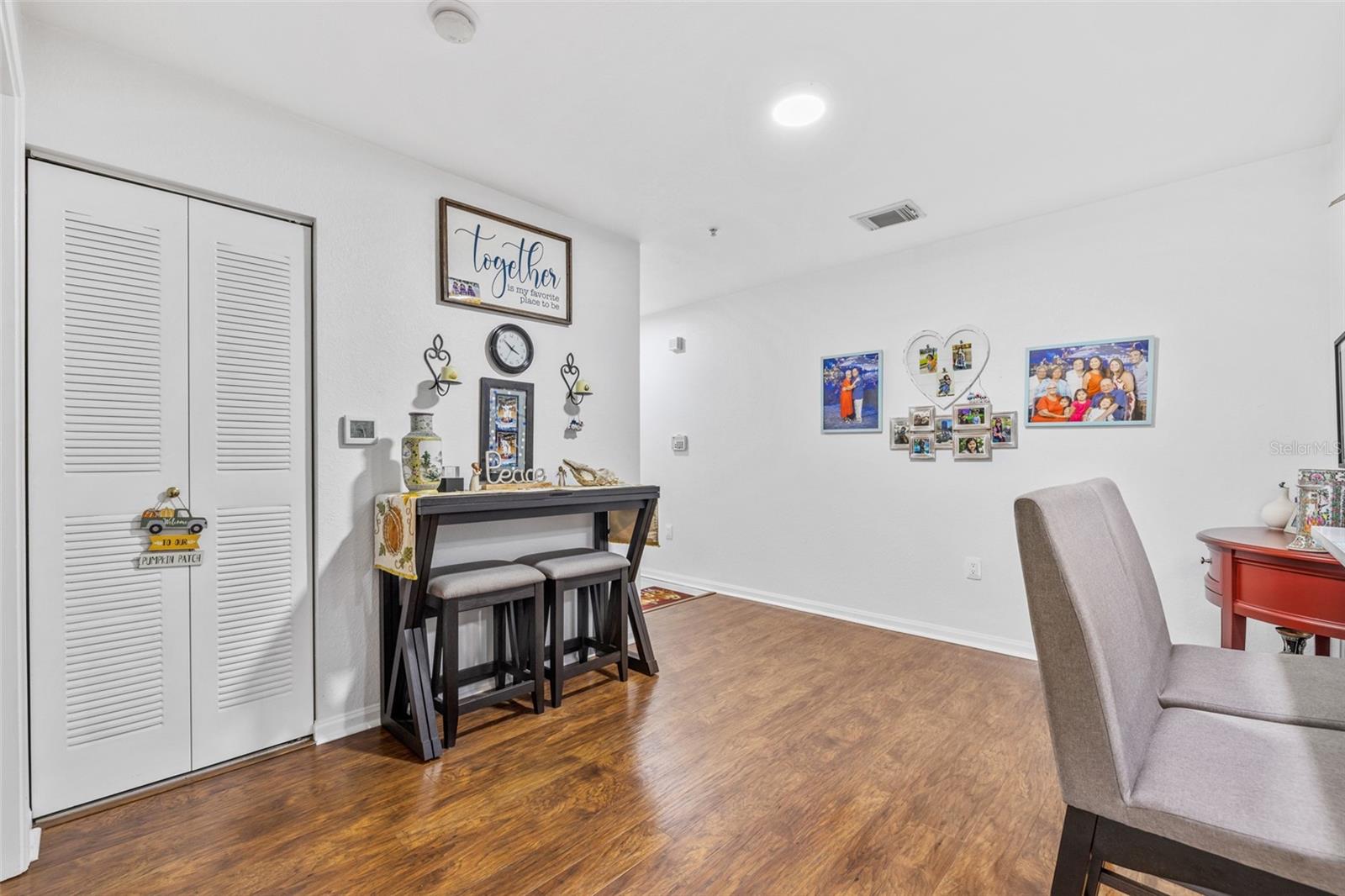 940 VILLAGE TRAIL 8-206