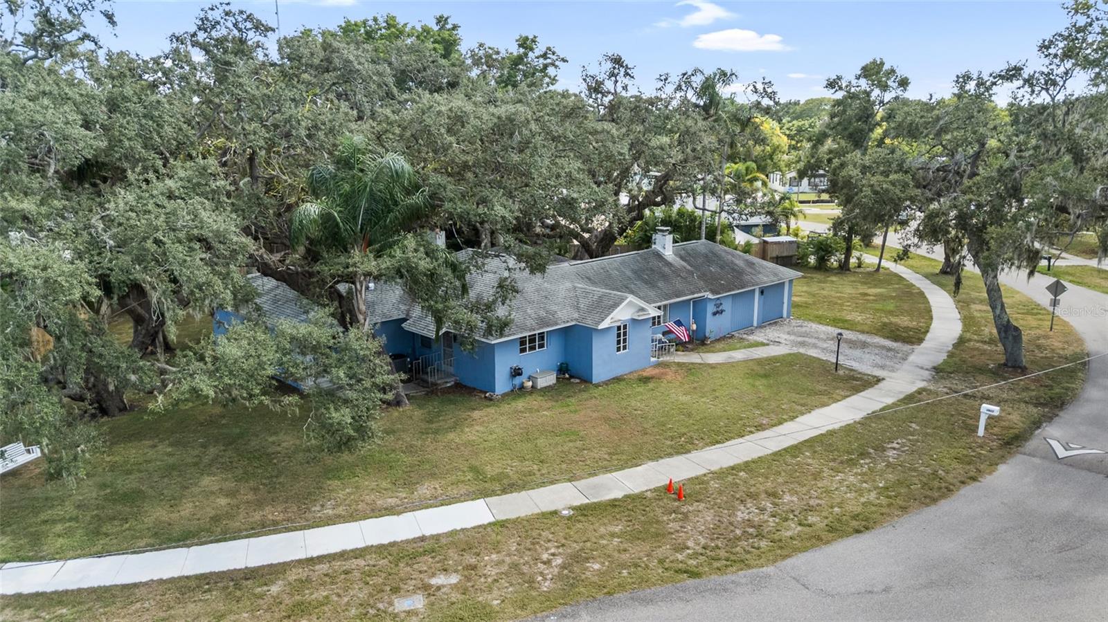 SHADOW LAWN - Residential