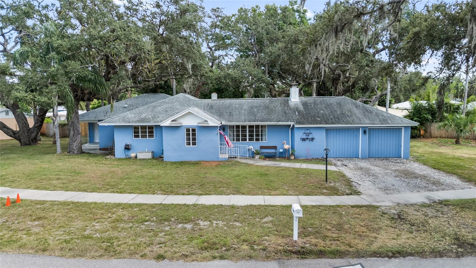 SHADOW LAWN - Residential