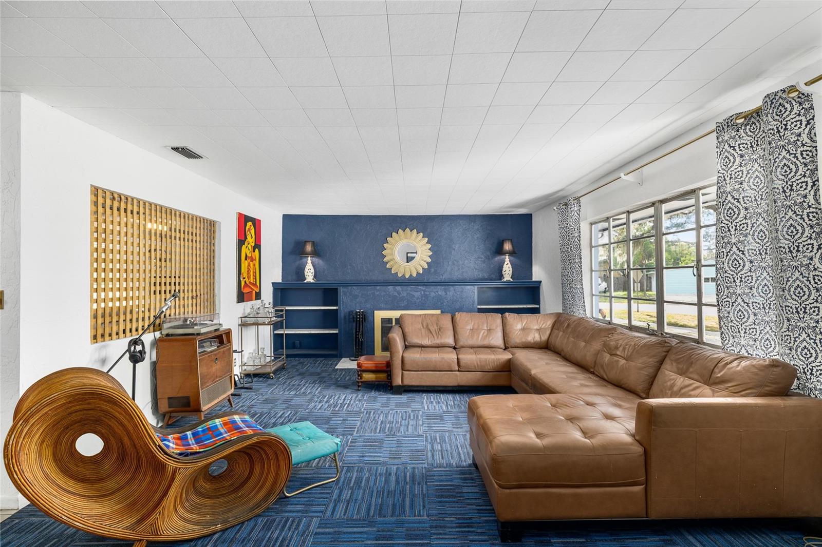 SHADOW LAWN - Residential