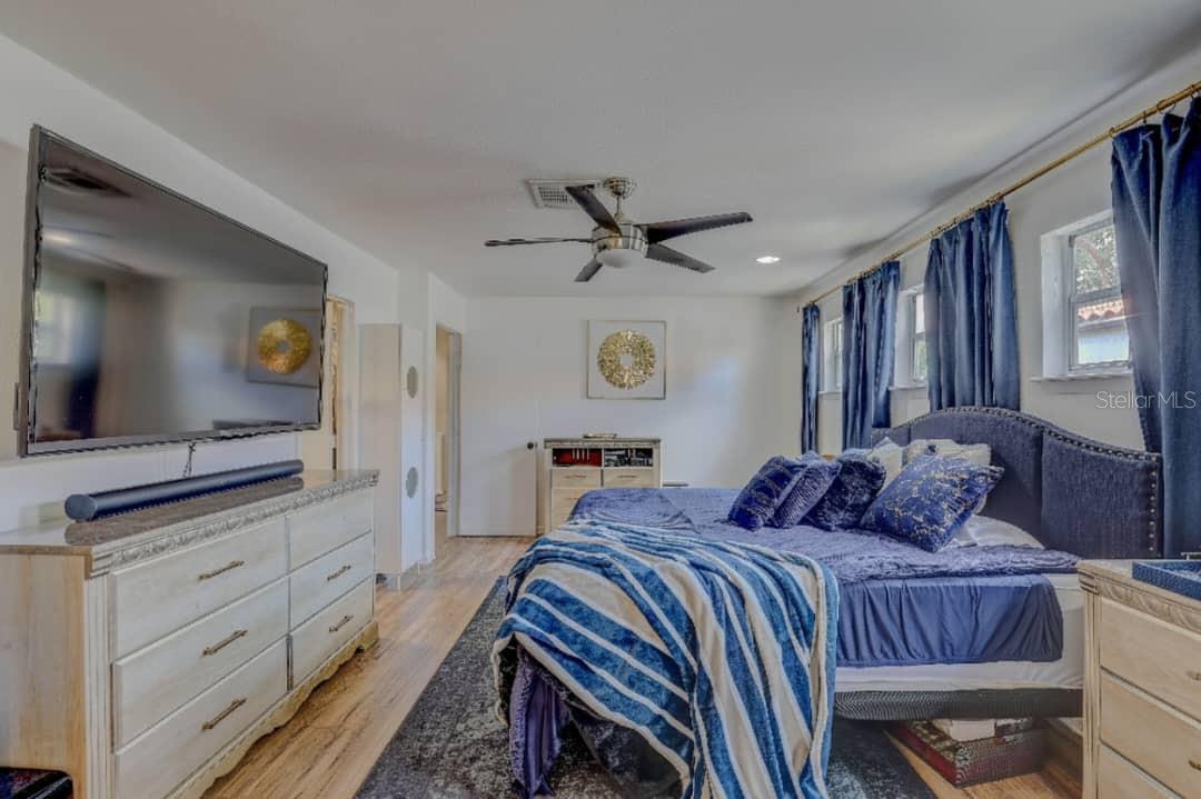 SUNSET PARK - Residential