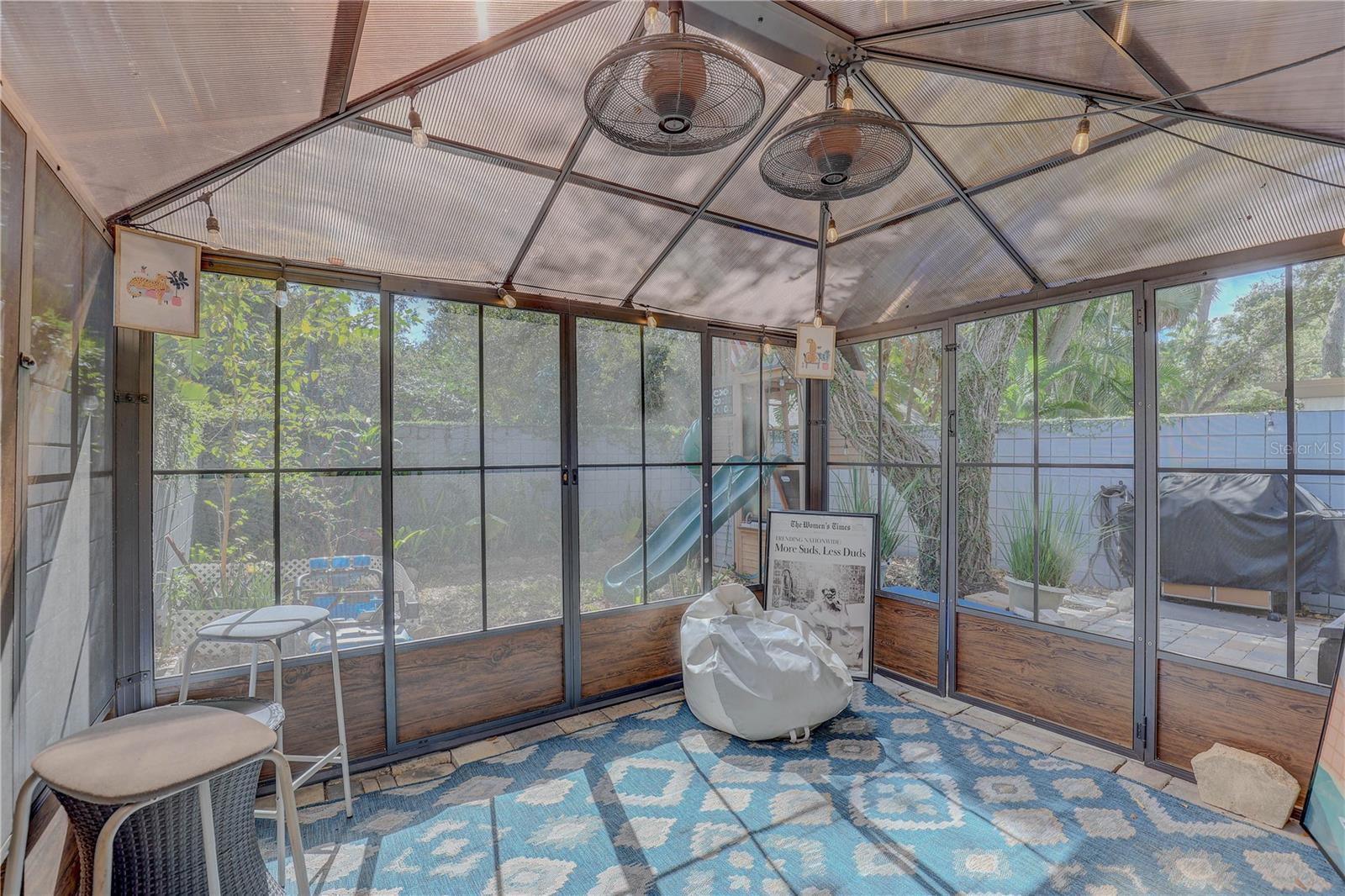 SUNSET PARK - Residential