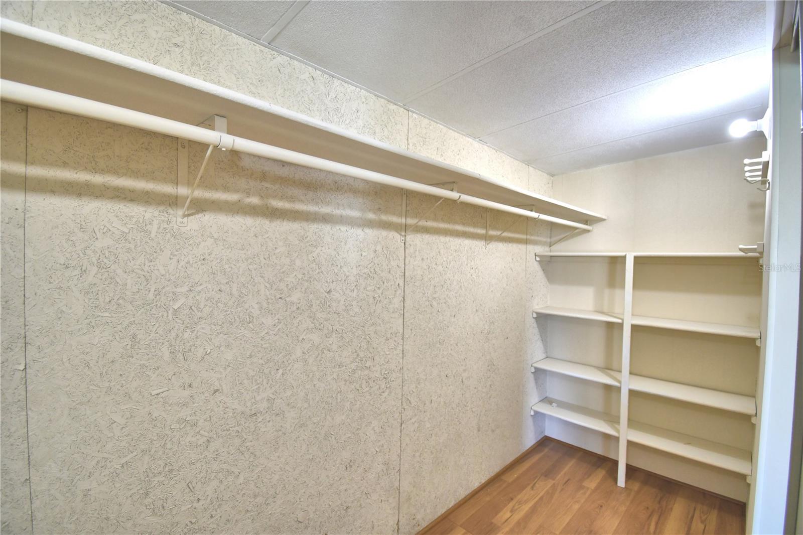 OAKWOOD ESTATES - Residential