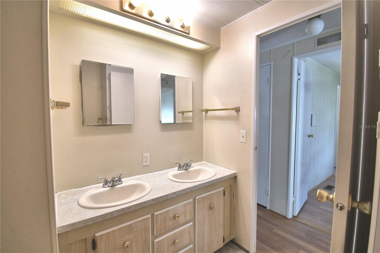 OAKWOOD ESTATES - Residential