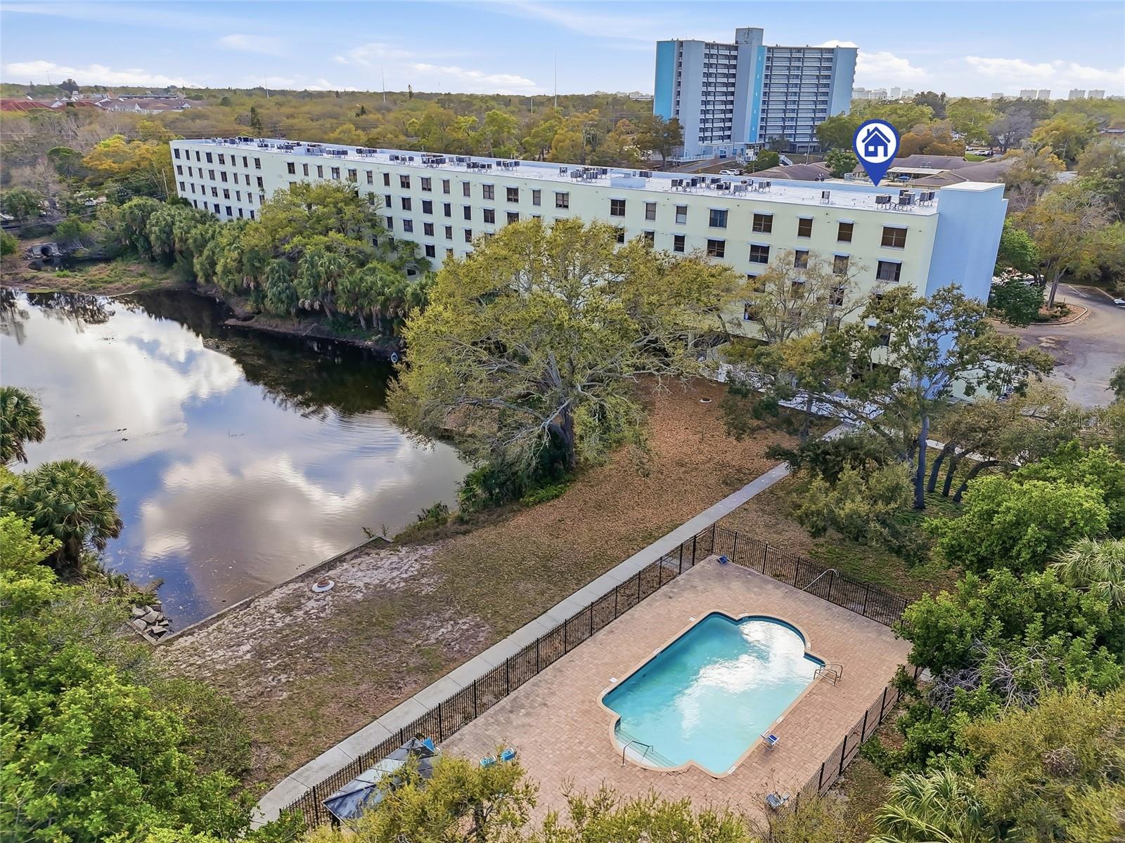 LAKESIDE CROSSING CONDO - Residential