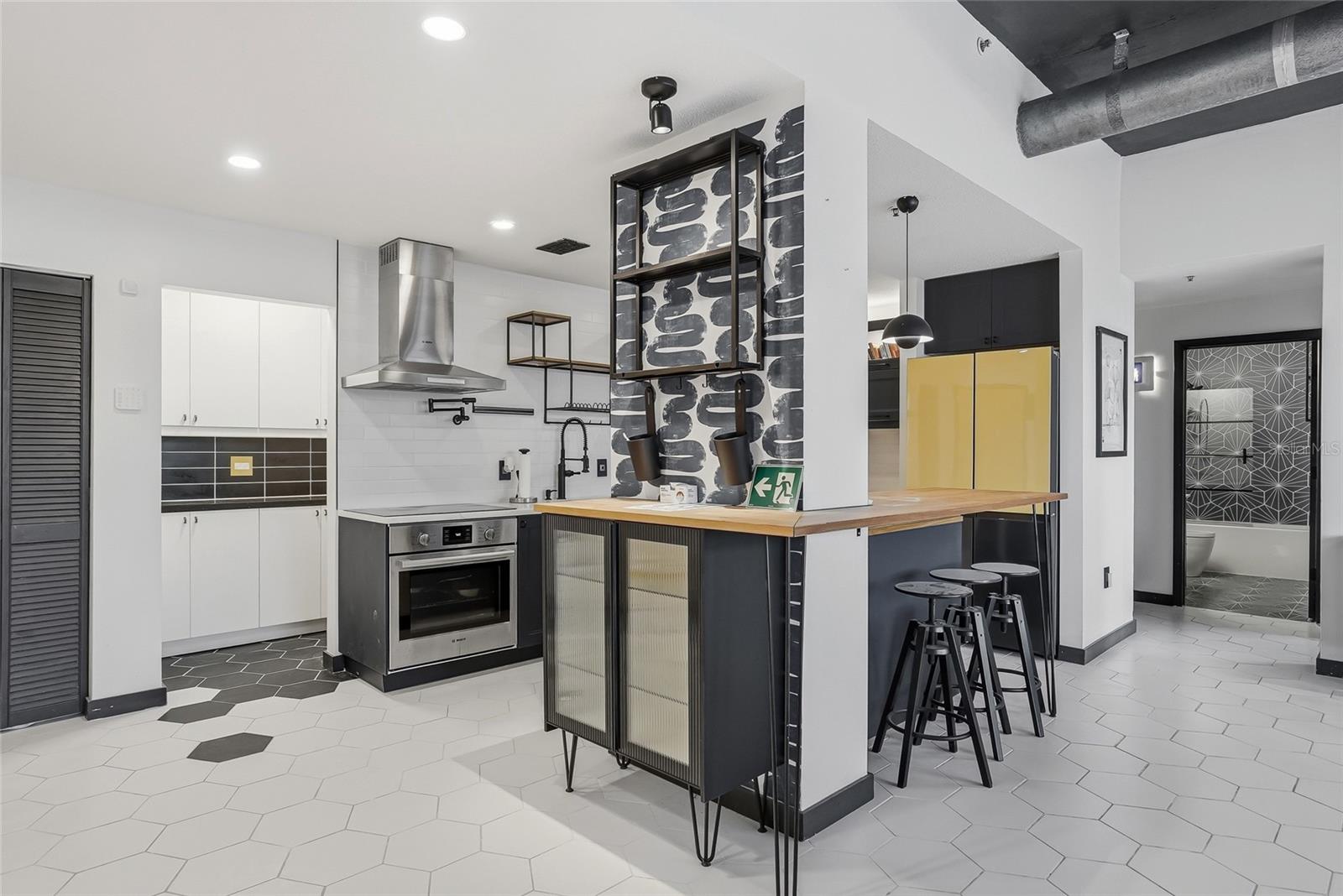 LAKESIDE CROSSING CONDO - Residential