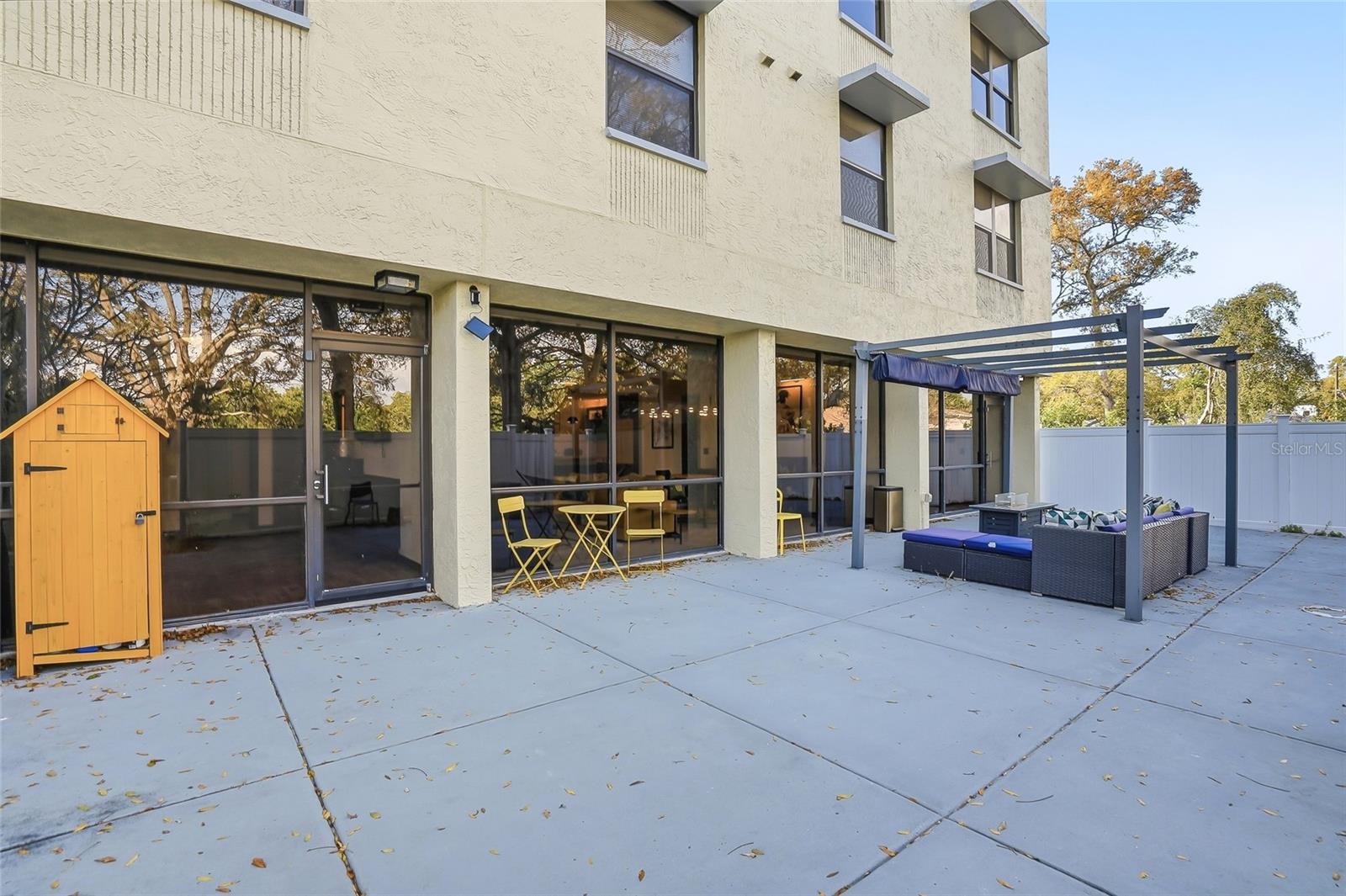 LAKESIDE CROSSING CONDO - Residential