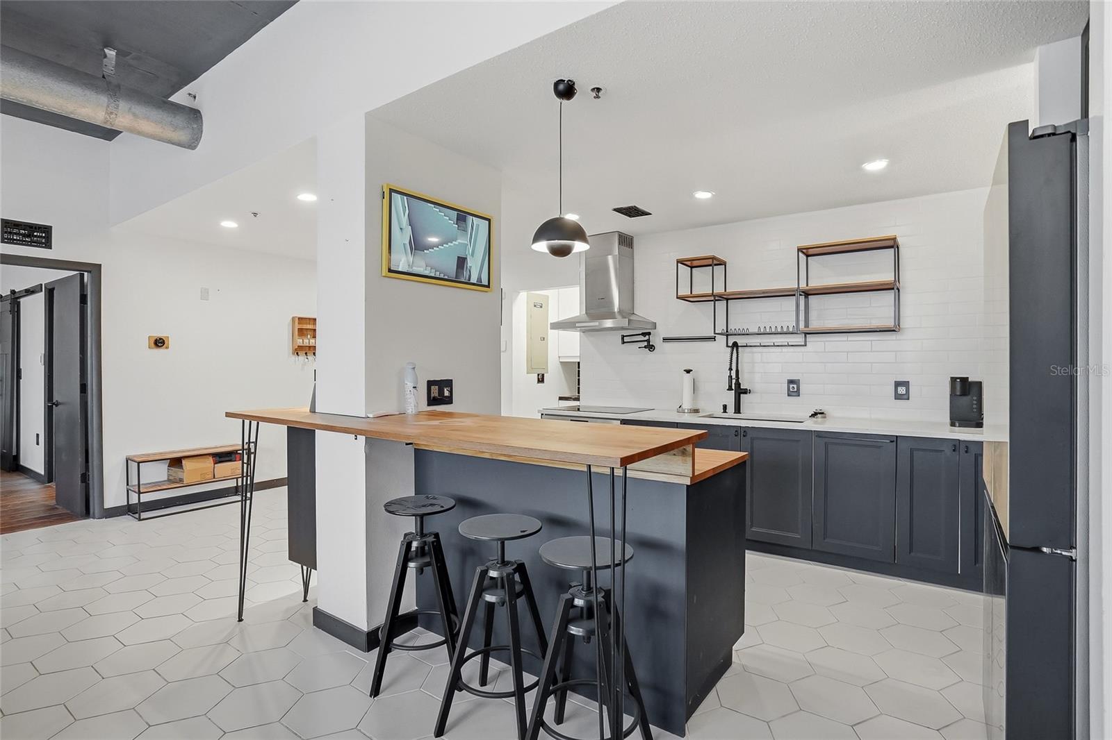 LAKESIDE CROSSING CONDO - Residential