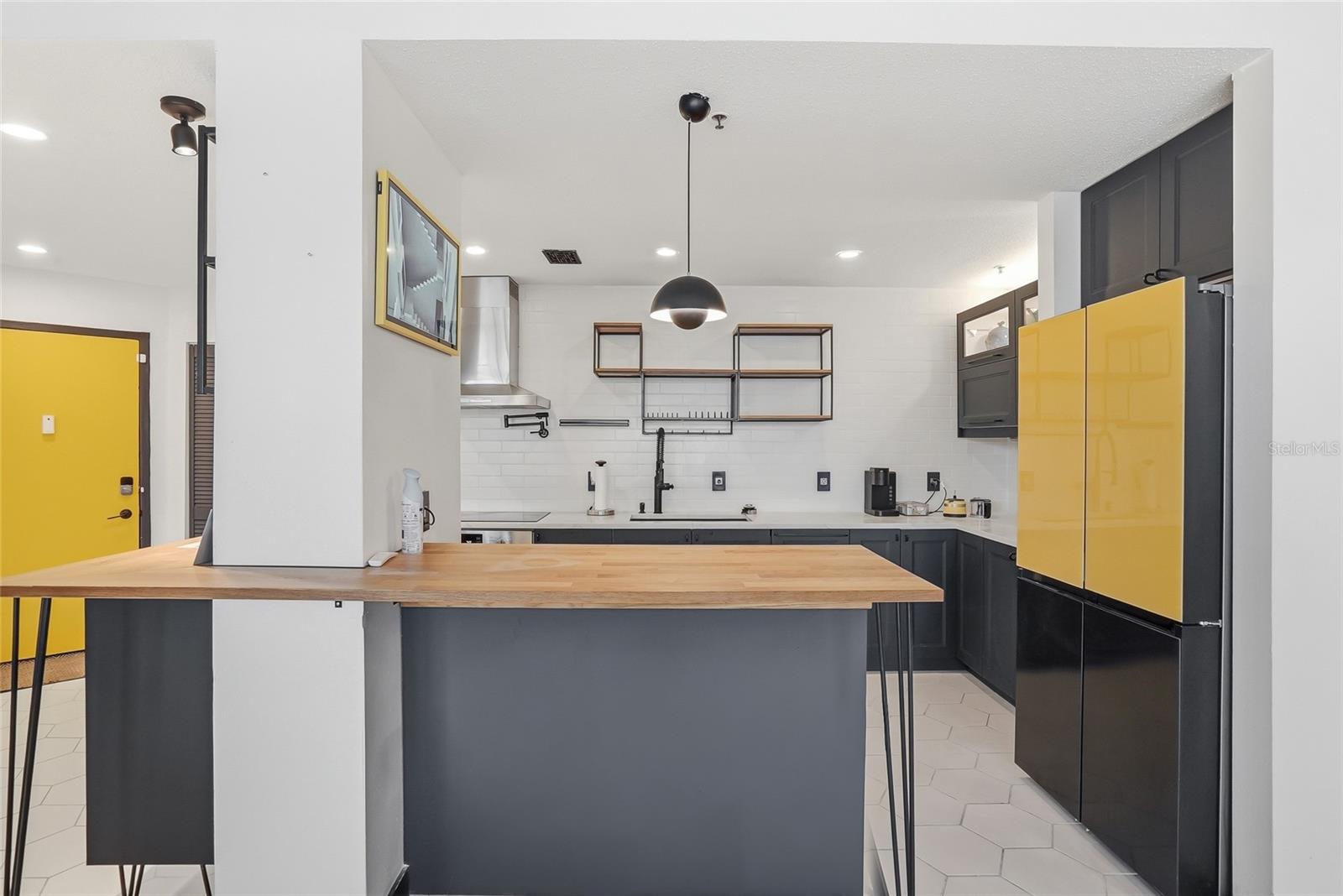 LAKESIDE CROSSING CONDO - Residential