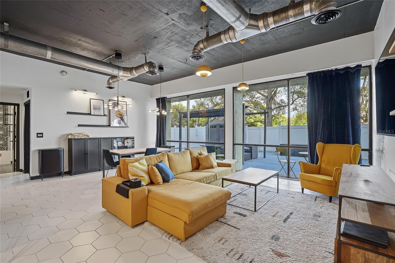 LAKESIDE CROSSING CONDO - Residential