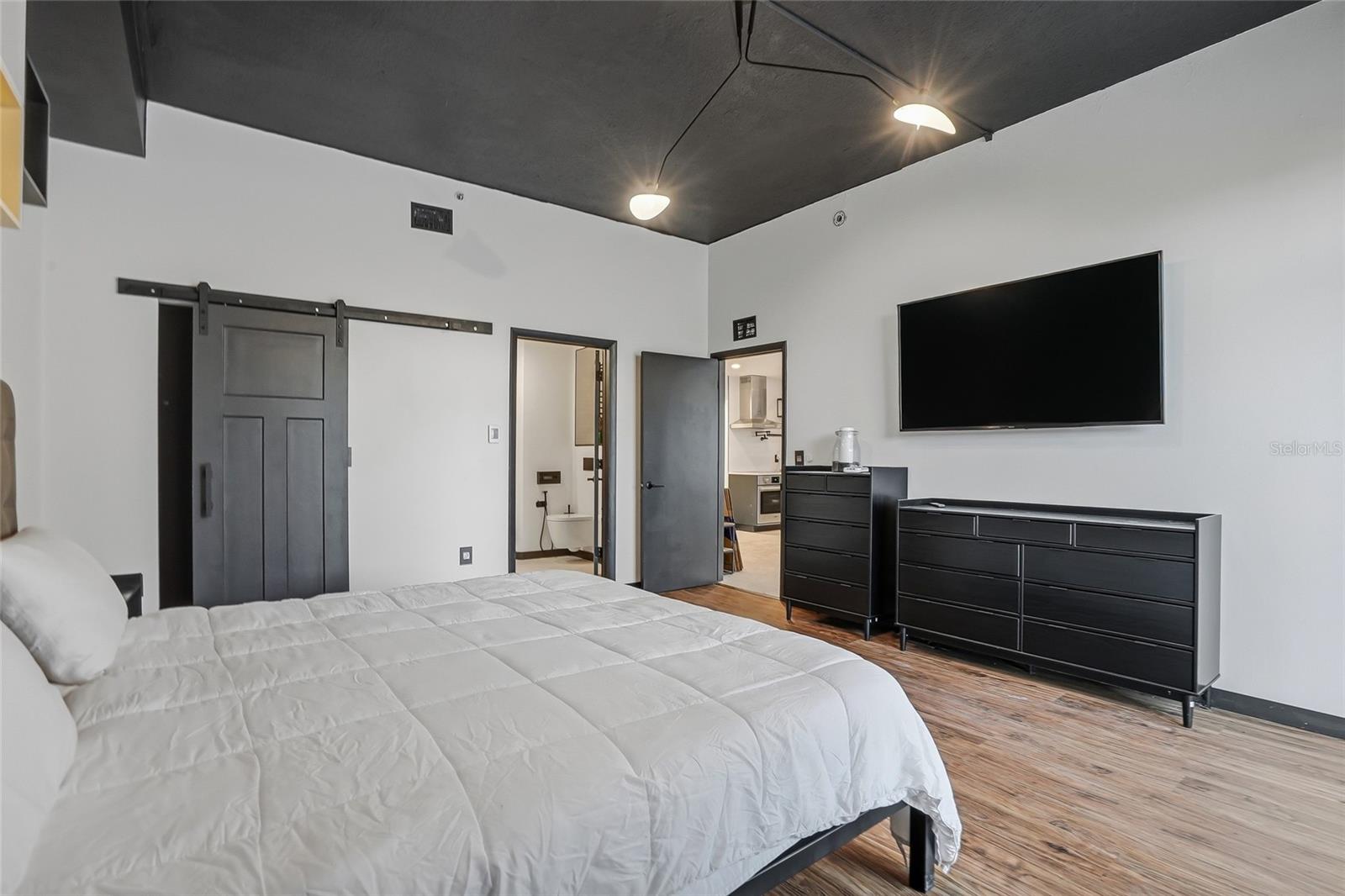 LAKESIDE CROSSING CONDO - Residential