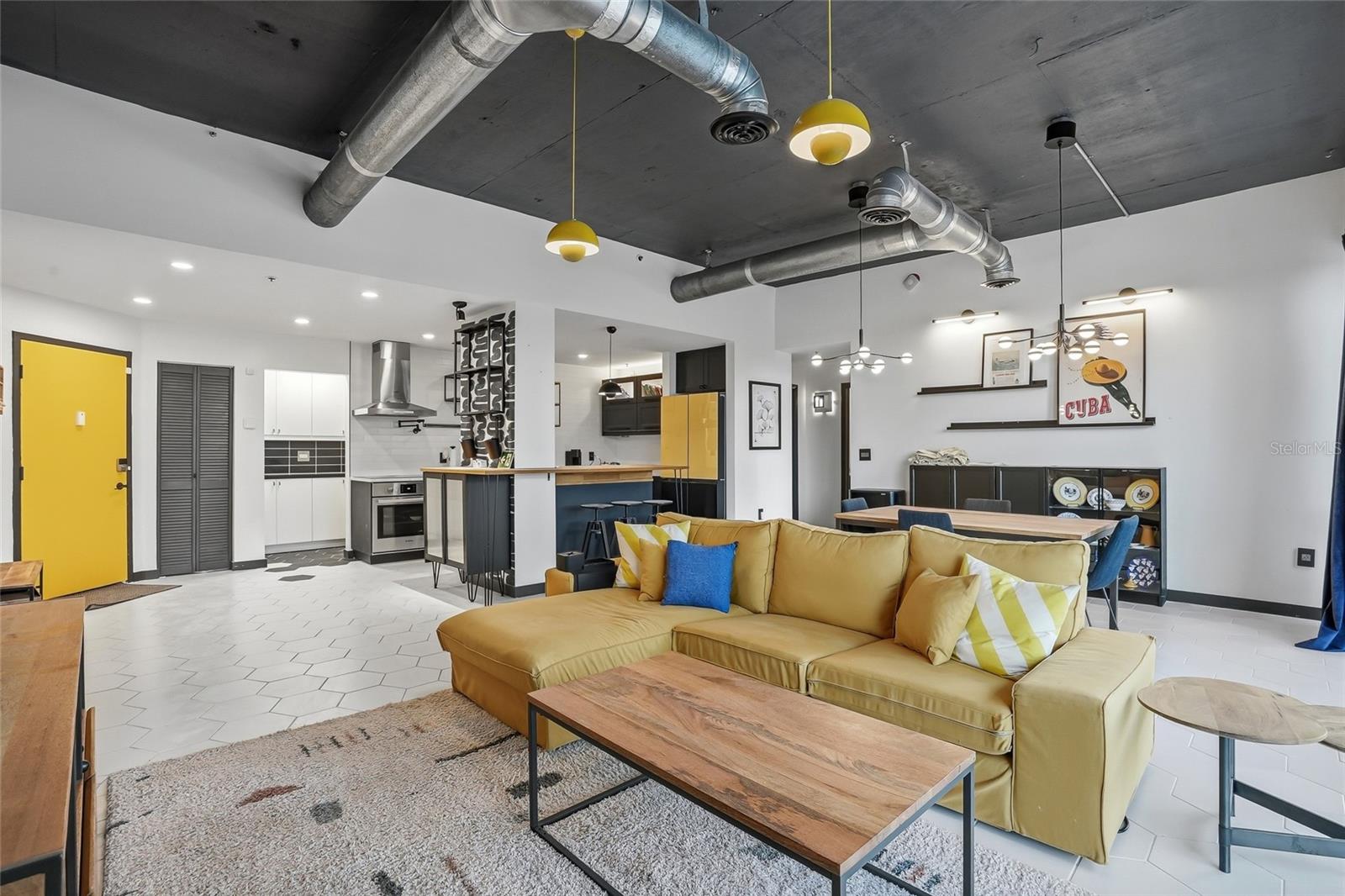 LAKESIDE CROSSING CONDO - Residential