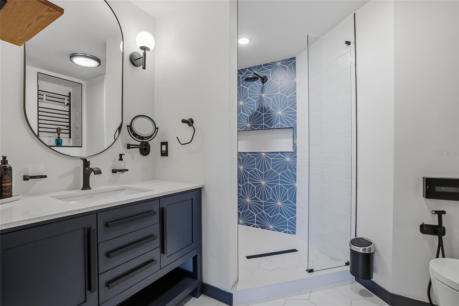 LAKESIDE CROSSING CONDO - Residential