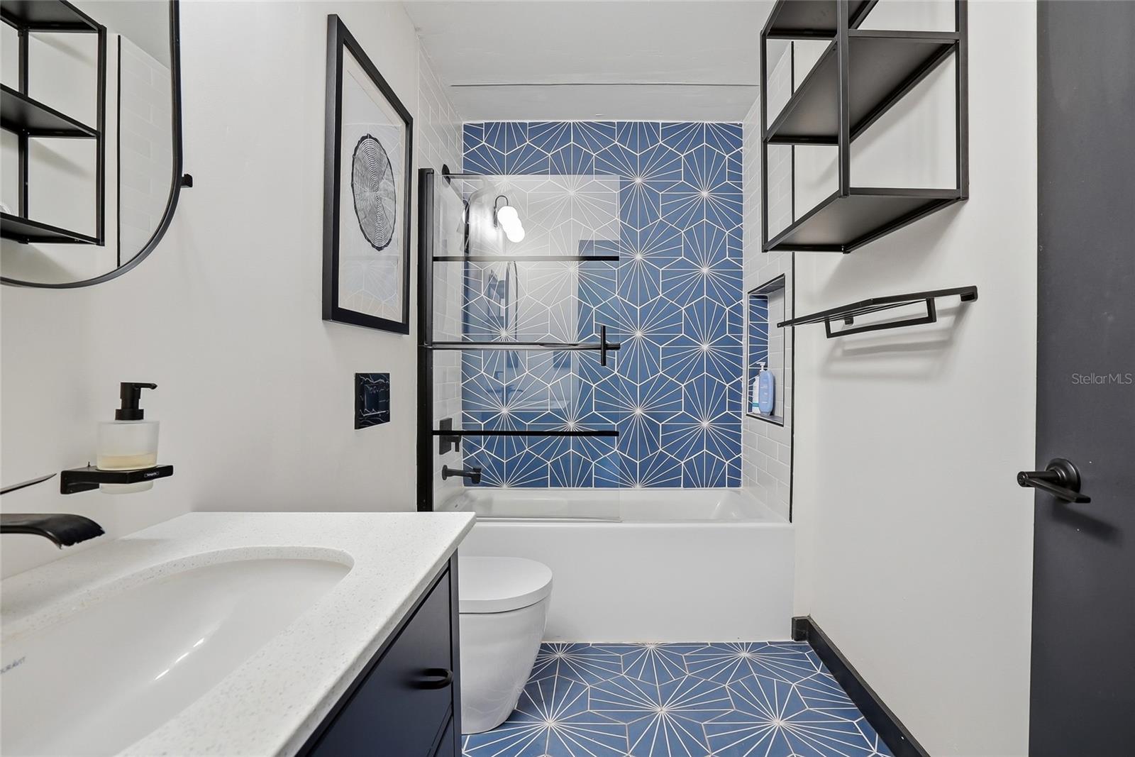 LAKESIDE CROSSING CONDO - Residential