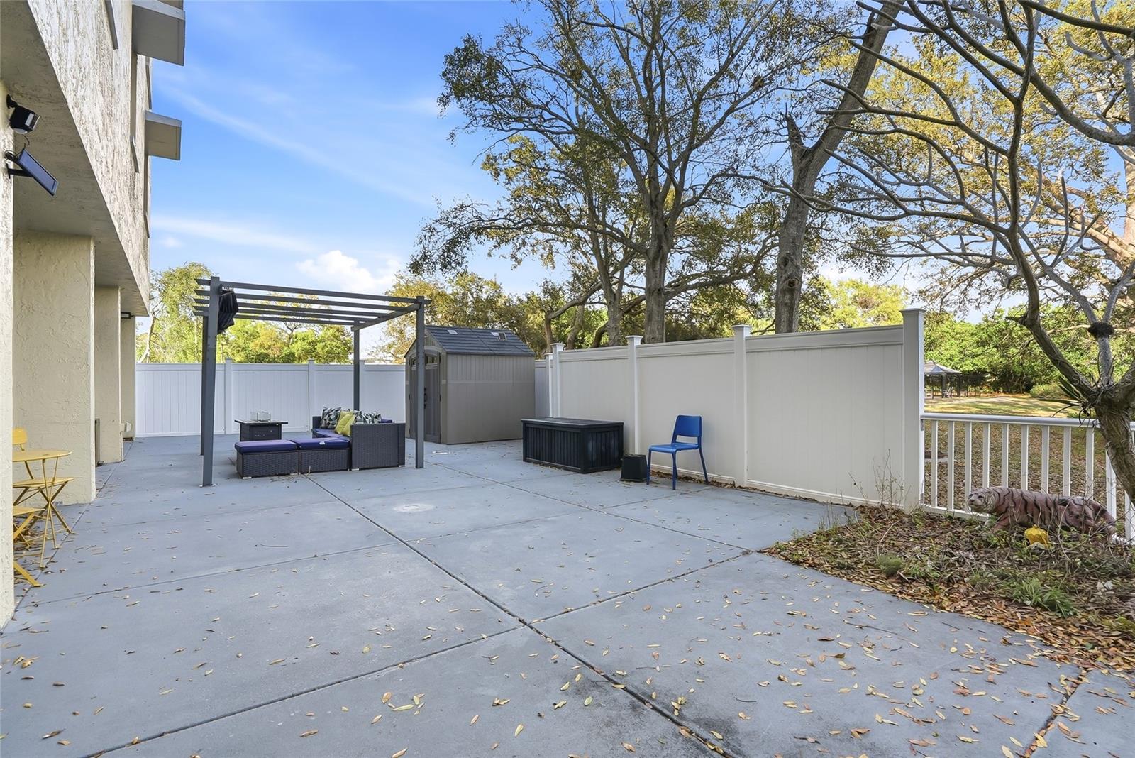 LAKESIDE CROSSING CONDO - Residential