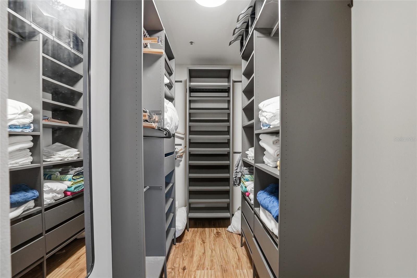 LAKESIDE CROSSING CONDO - Residential