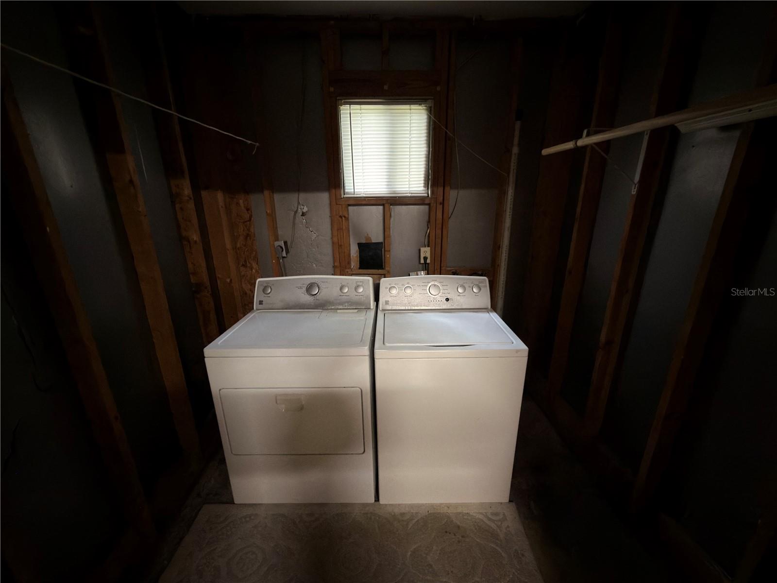 PINE RUN ESTATE - Residential Lease