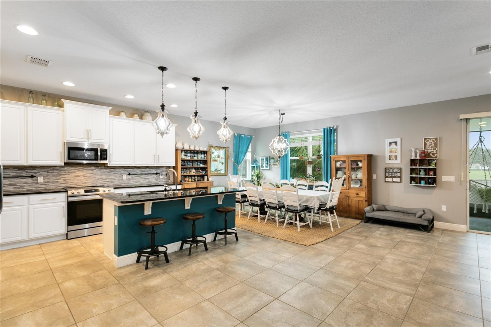 3877 SHORESIDE DRIVE