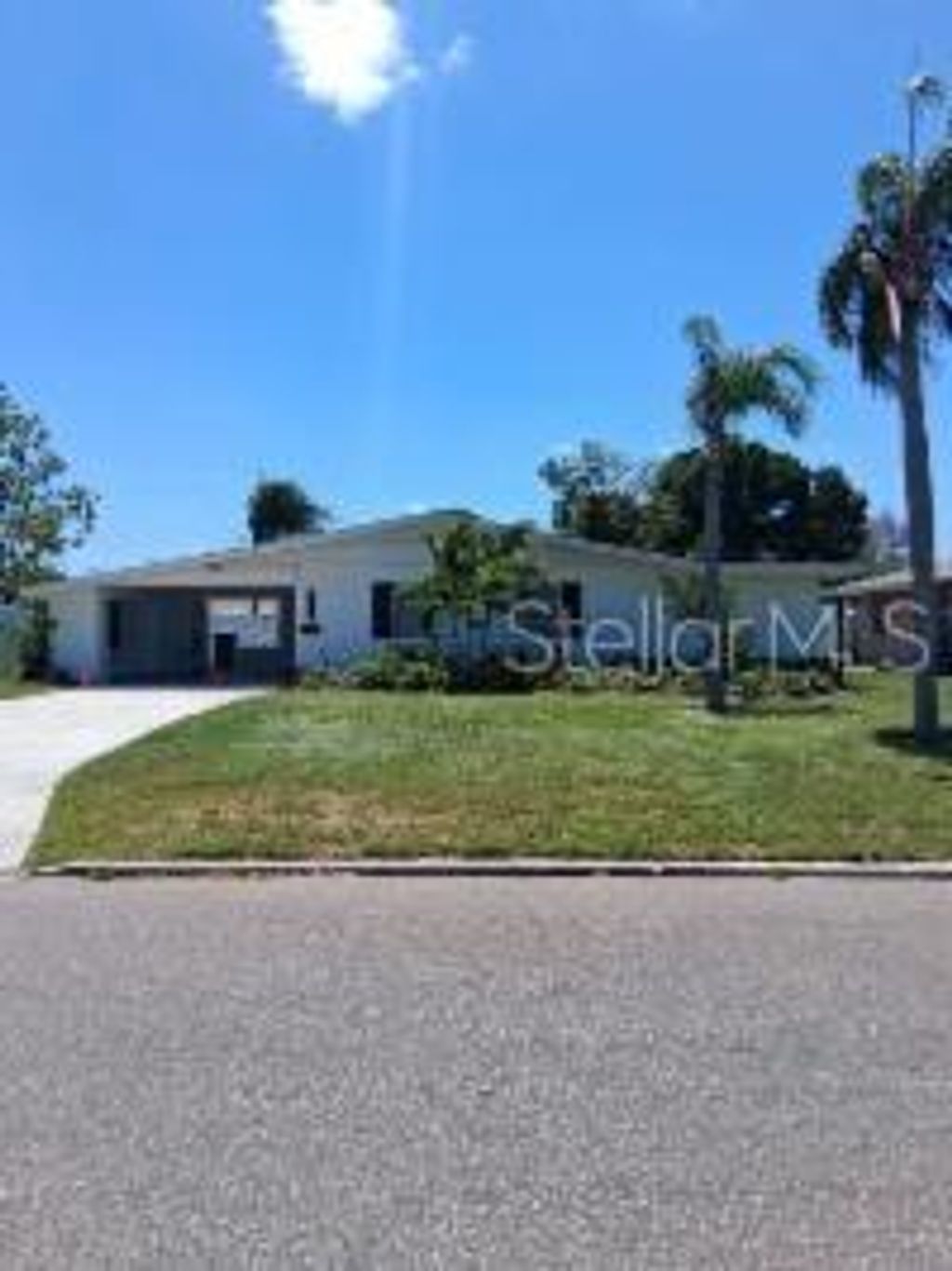 Photo of 3211 18th Avenue W, Bradenton, FL 34205 (MLS # A4696788)