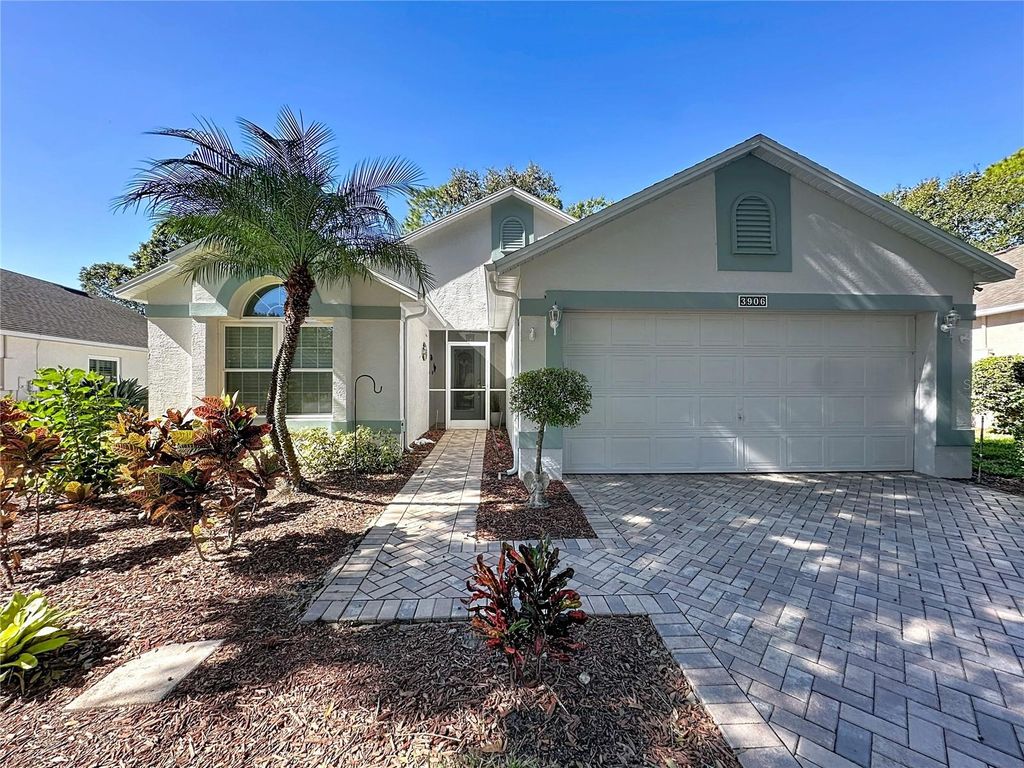 Photo of 3906 Doune Way, Clermont, FL 34711 (MLS # G5104100)