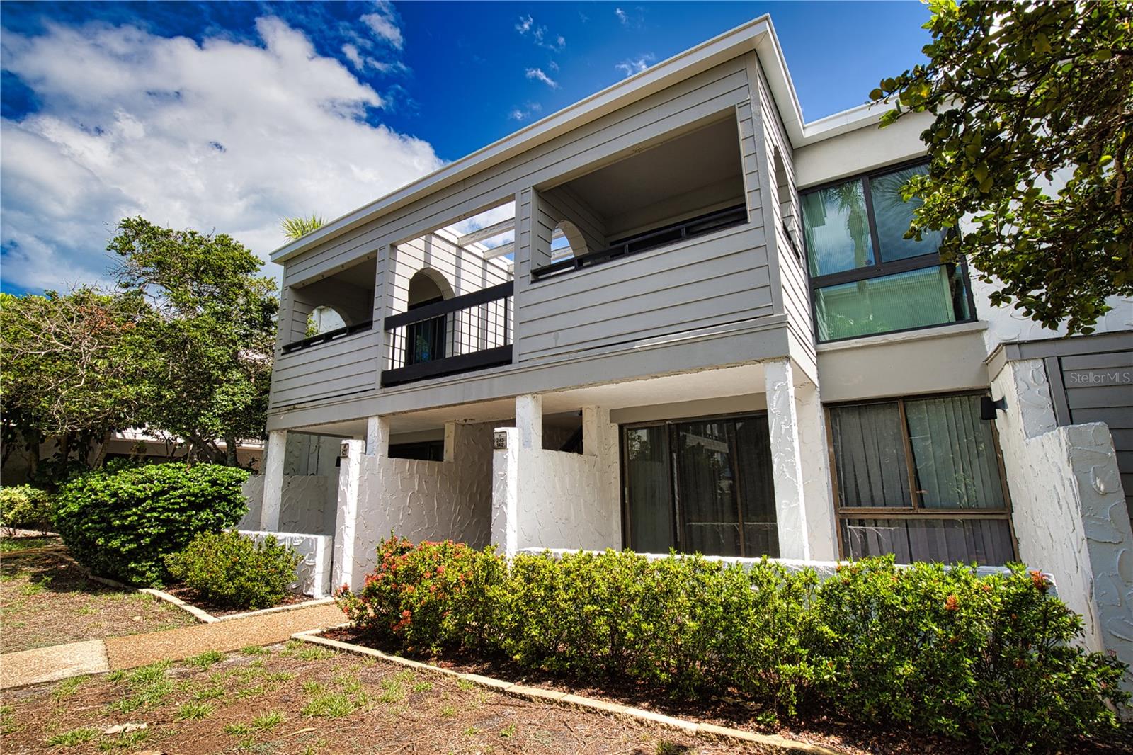 2025 AVAILABLE: APR, MAY, JUN, JUL, AUG, SEP, OCT, NOV, DEC.
2026 AVAILABLE: JAN, APR.
BOOK AT: $6000/PER MONTH (SEASON IS DEC-APRIL, 1 MONTH MINIMUM)
BOOK AT: $2800/PER MONTH (OFF SEASON IS MAY-NOV, 1 MONTH MINIMUM)
*PRICES MAY VARY DEPENDING ON NUMBER OF NIGHTS BOOKED*
Enjoy this beautiful 2 Bedroom 2 Bathroom on Venice Island in the very desirable Bahia Vista Gulf community, centrally located to enjoy the relaxing Venice Florida lifestyle. A place where you can enjoy the amazing Venice Sunsets from your balcony, this property will allow you to live steps away from the shoreline, an experience reserved for very few properties. The master bedroom has plenty of space with two walks in closets and a renovated master bath. The secondary bedroom furnished with a Murphy bed that will also provide you with additional seating areas if not in use so more visitors can enjoy the community activities. The galley kitchen has all expected amenities and gives you access to a two-seat balcony while the common area in the home provides a ton of natural light with plenty of seating space. There is a heated community pool for those times where the weather does not cooperate with your plans and of course, Venice Island walking access to restaurants, shopping, the already famous Saturday Farmer’s Market plus many cultural events for the whole family.
~Included in rent: Water, Sewer, Garbage, Cable TV or Streaming Service, Wi-Fi, Landscaping, Electric.
~Paid in full under 90 Days, $145 Booking Fee, $1000 Security Deposit, $250 Clean, plus 13% Tax.
~Association: Application Required.
Please note that the amenities will not be available for 2025 season, and the grounds are currently under construction. All Tenants will be required to sign a liability waiver prior to occupancy.