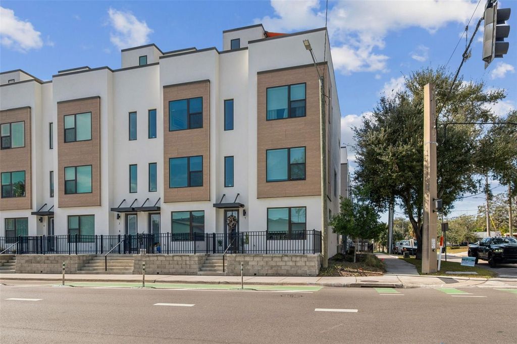 Photo of 2506 W Cleveland Street #1, Tampa, FL 33609 (MLS # TB8468363)