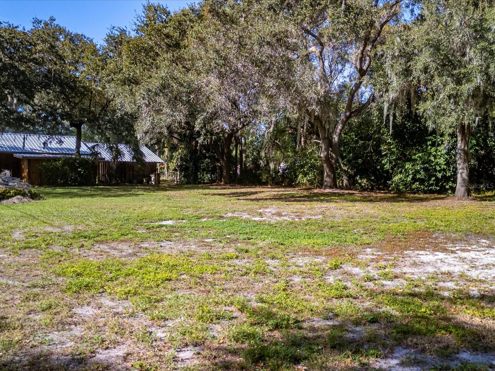 ROYAL PALM GARDENS - Land