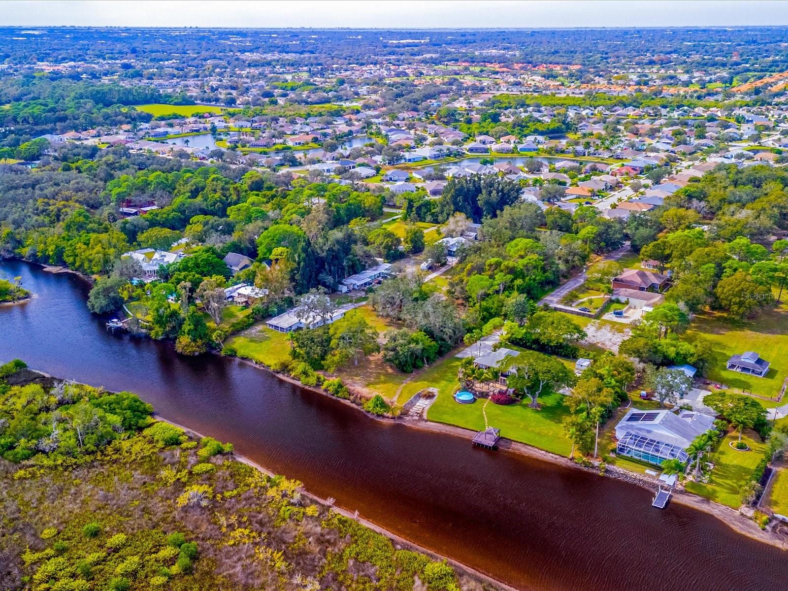 ROYAL PALM GARDENS - Land