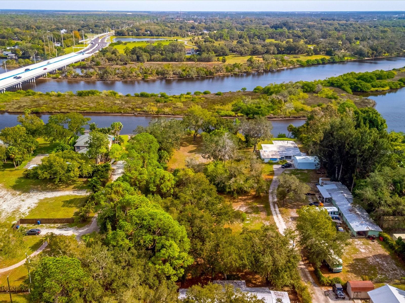 ROYAL PALM GARDENS - Land