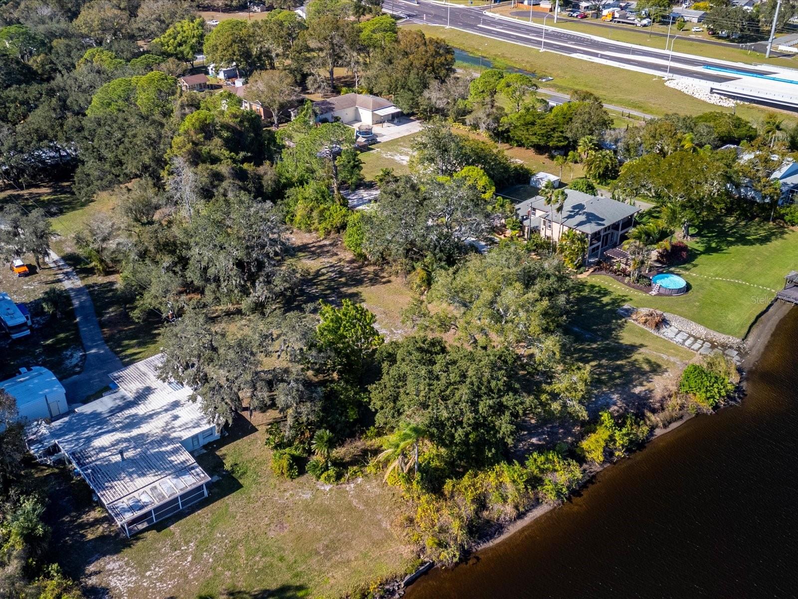 ROYAL PALM GARDENS - Land