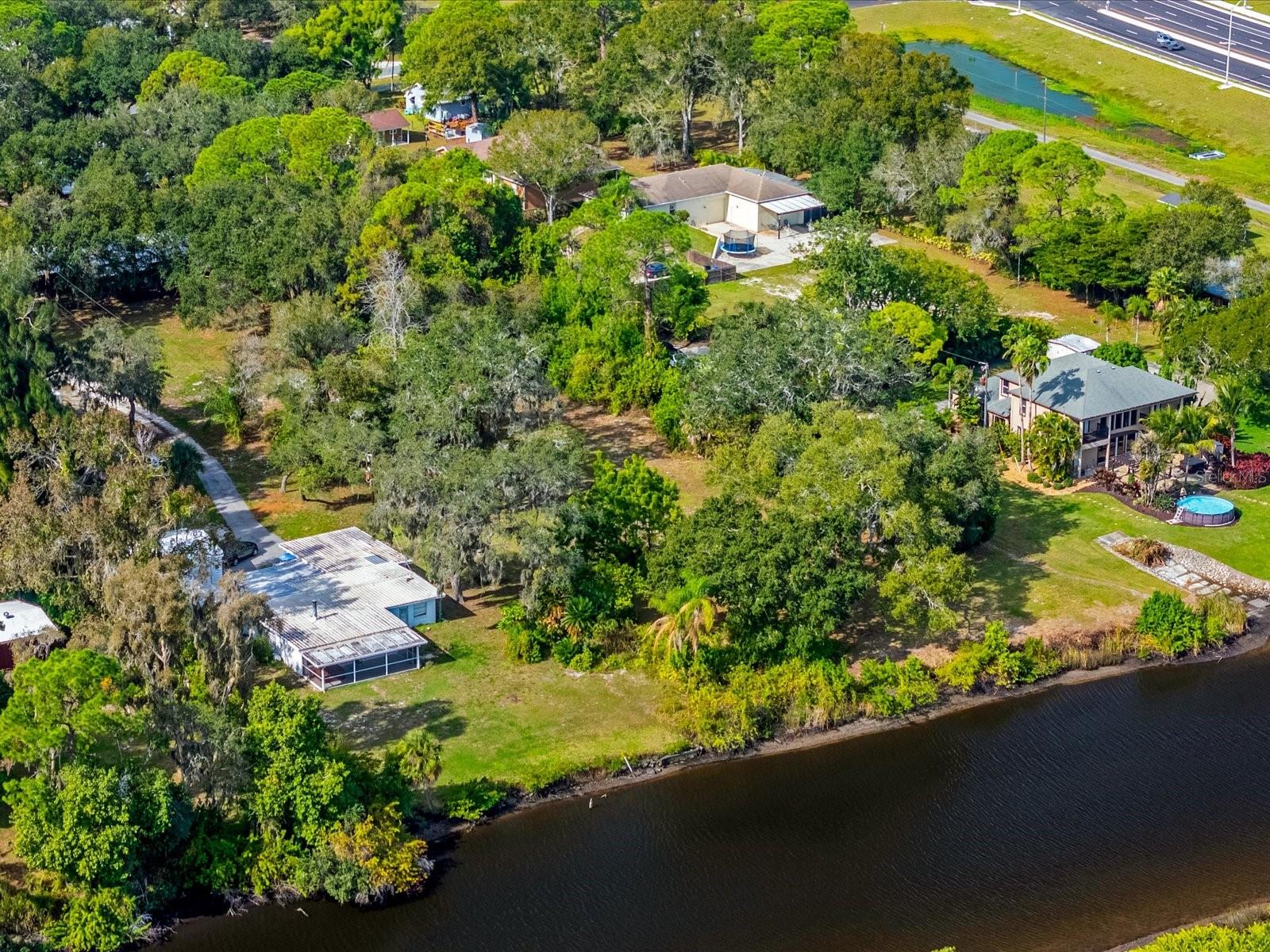 ROYAL PALM GARDENS - Land