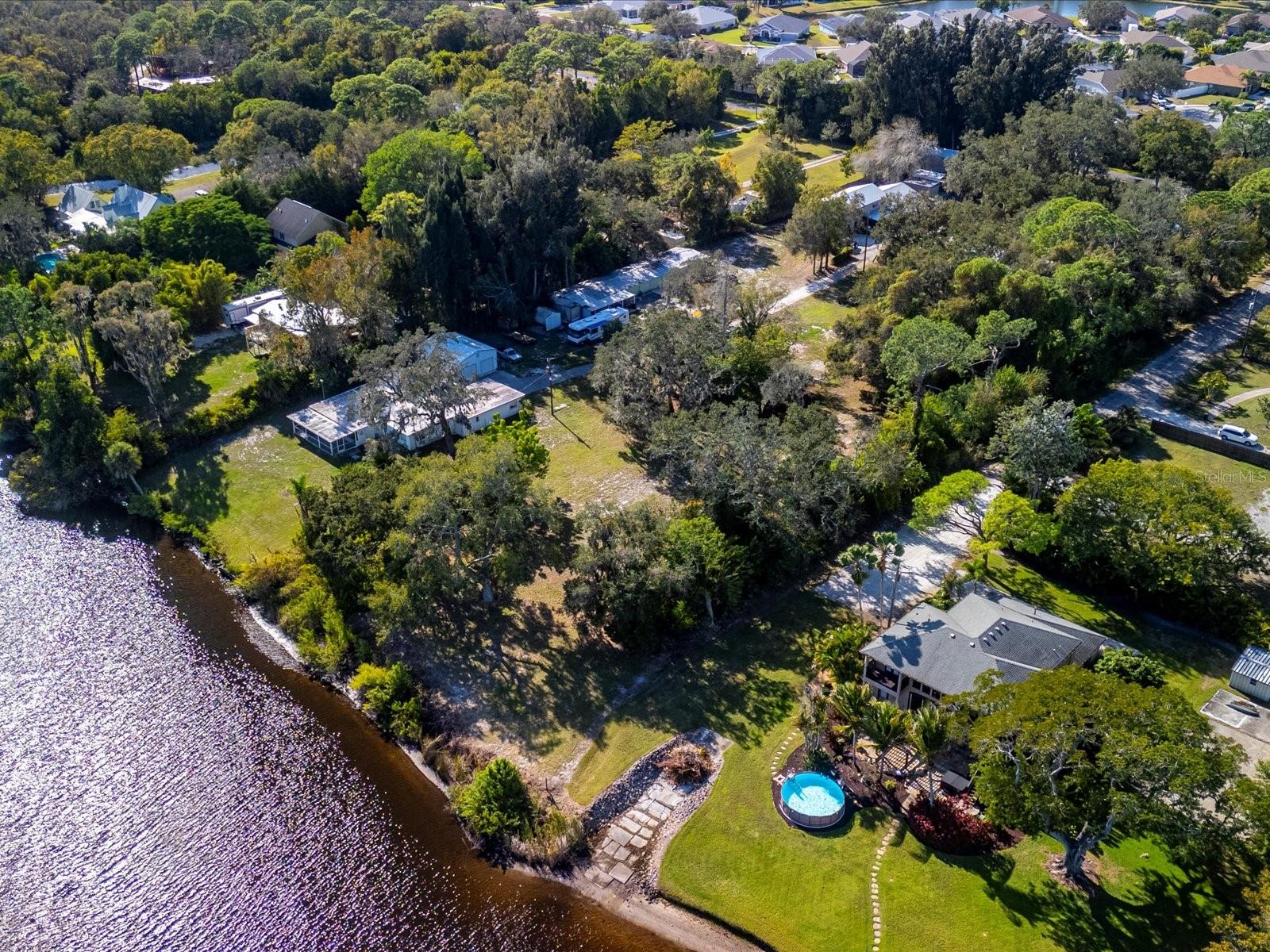 ROYAL PALM GARDENS - Land